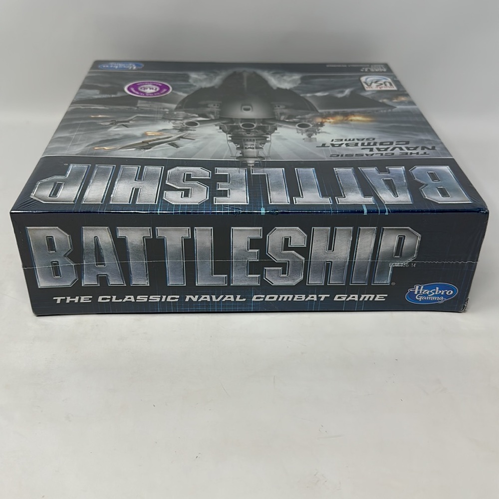 Hasbro NIB Battleship The Classic Naval Combat Game - Picture 8 of 10